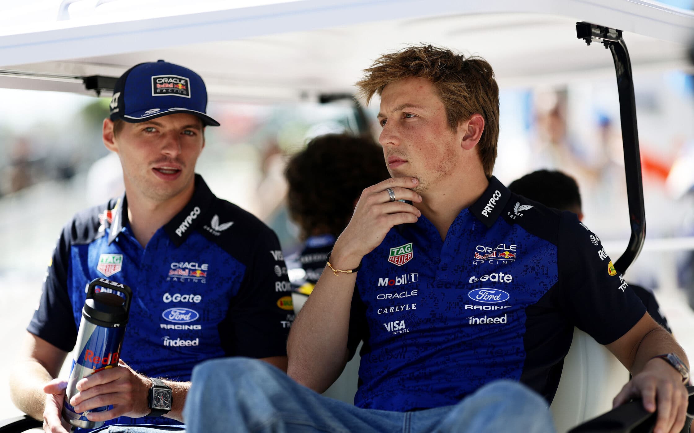 Liam Lawson a Max Verstappen